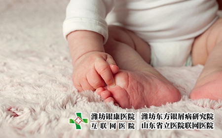 攝圖網(wǎng)_303330865_手腳緊貼著一個新生的嬰兒（企業(yè)商用）